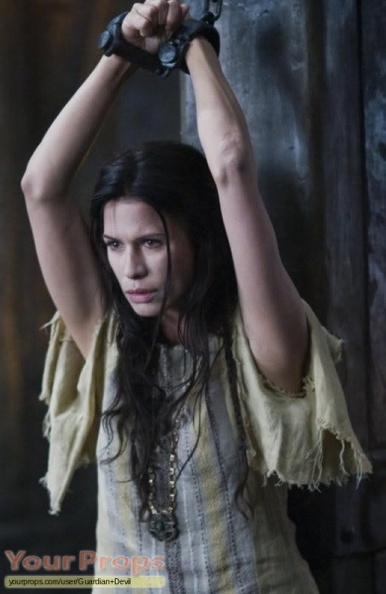 Underworld-Rise-of-the-Lycans-Sonja-Rhona-Mitra-Hero-Pendant-3