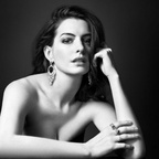 08-Anne-Hathaway