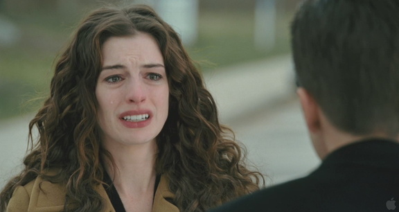 anne-hathaway-love-and-other-drugs-trailer-caps-16